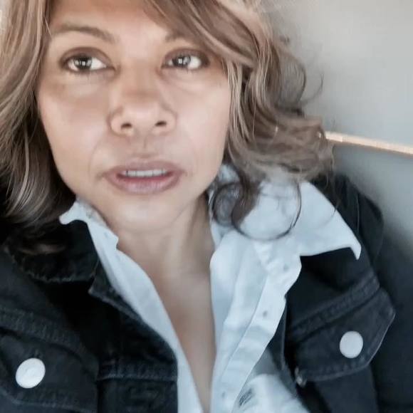 Meet your Posher, Aida - Picture 1 of 1